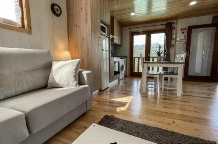 בית נופש Quinta Da Resteva-chale Do Rio ויירה דו מיניו